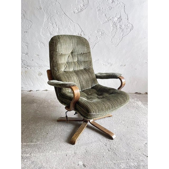 Vintage Scandinavian Swivel Lounge Chair from Göte Möbler, Sweden, 1970s For Sale - Image 3 of 11