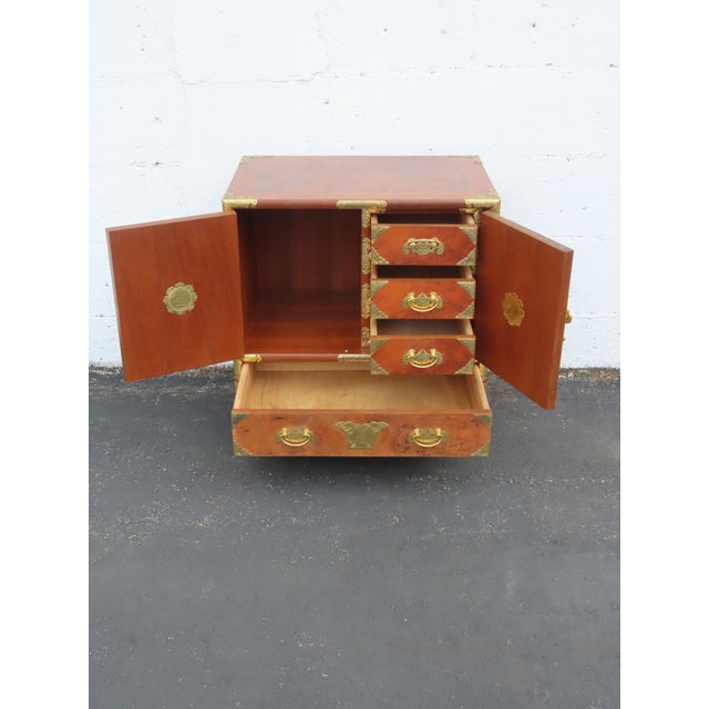 Asian Style Hollywood Regency Nightstands End Side Bedside Table Cabinet 6670 For Sale - Image 9 of 17