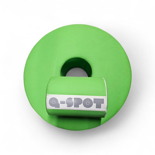 Q-Spot Sitting Donut with Small Stool in Vinyl and Polyether, Set of 2 For Sale - Image 4 of 10