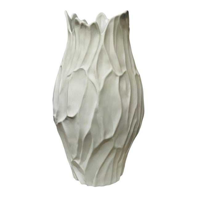 Global Views Modern Matte White Finished Bloom Vase For Sale
