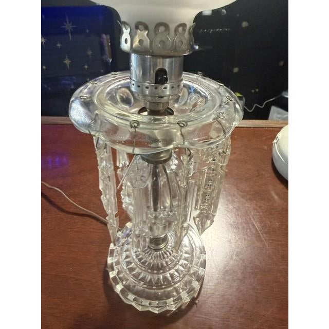 Vintage 1950s Hollywood Regency Boudoir Lamp Pair With Frosted Embossed Glass Shades & Prism Accents For Sale - Image 9 of 12