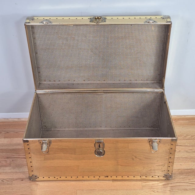 1960s Sarreid Style Patinated Distressed Brass Clad Trunk Chest Hollywood Regency For Sale In Washington DC - Image 6 of 13