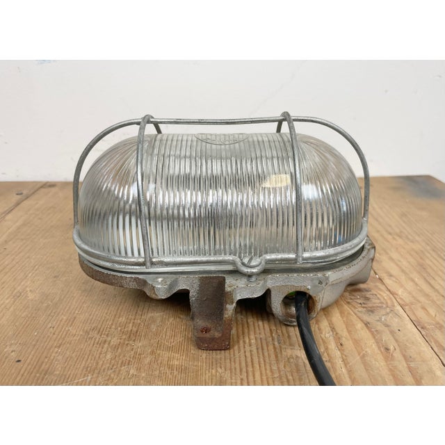 French Industrial Cast Iron Wall Lamp from Electro Fonte, Paris, 1960s For Sale - Image 6 of 18