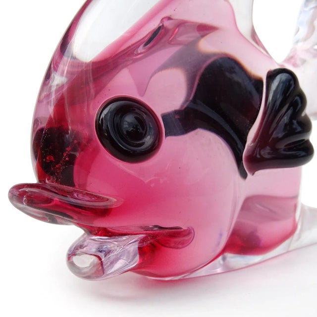 Murano Murano Seguso Sommerso Pink Black Accents Vintage Italian Art Glass Fish Figurine Paperweight With Label For Sale - Image 4 of 7