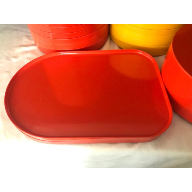 Massimo Vignelli Mid Century Italian Massimo Vignelli for Heller Melamine Multi-Colors Dinnerware Set - 83 Pieces For Sale - Image 4 of 12