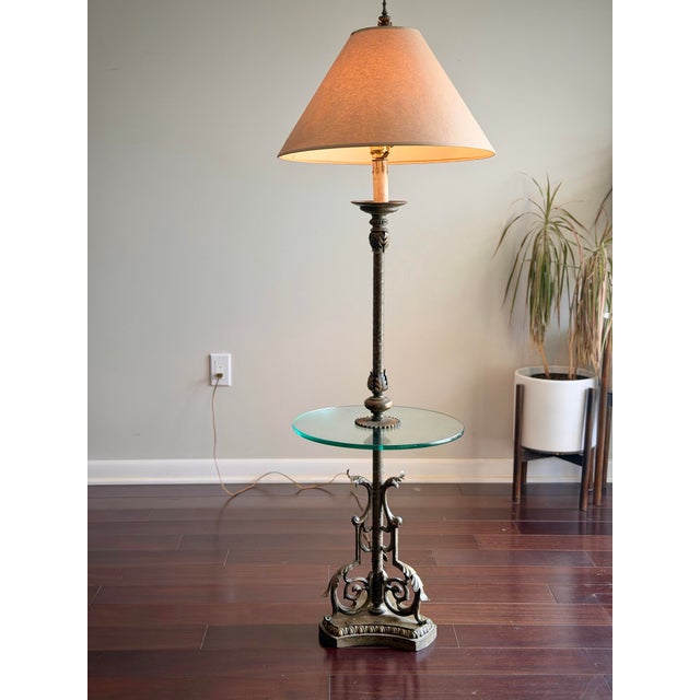 Vintage 1960s–70s Hollywood Regency Cast Metal & Glass Tray Table Floor Lamp — Neoclassical Rococo Side Table Lamp For Sale - Image 11 of 11