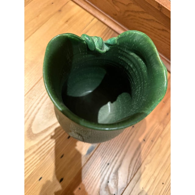 Ephraim Faience Pottery Tall Climbing Frog Vase - Pristine Condition - Versatile For Sale - Image 4 of 8