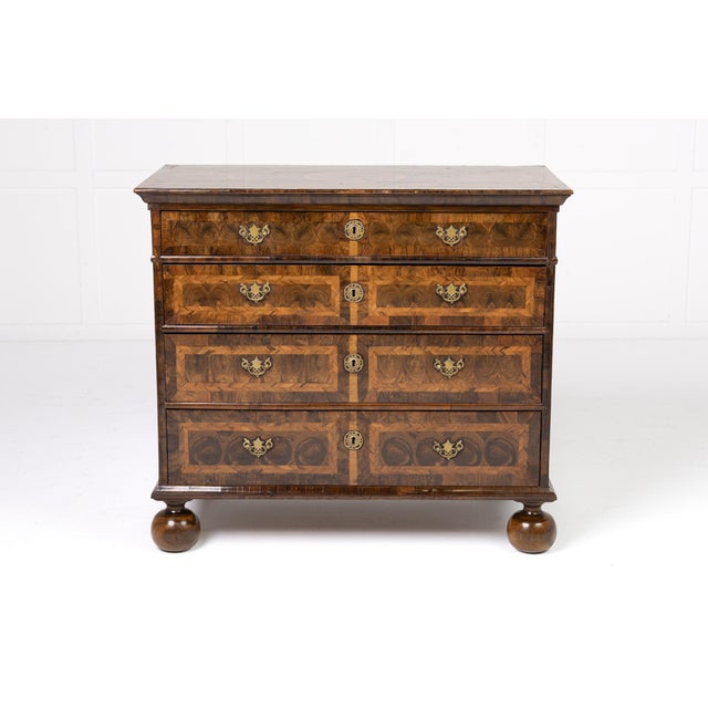 Late 17th/early 18th century dutch oyster-veneered walnut chest of drawers a highly decorative late 17th/early 18th...