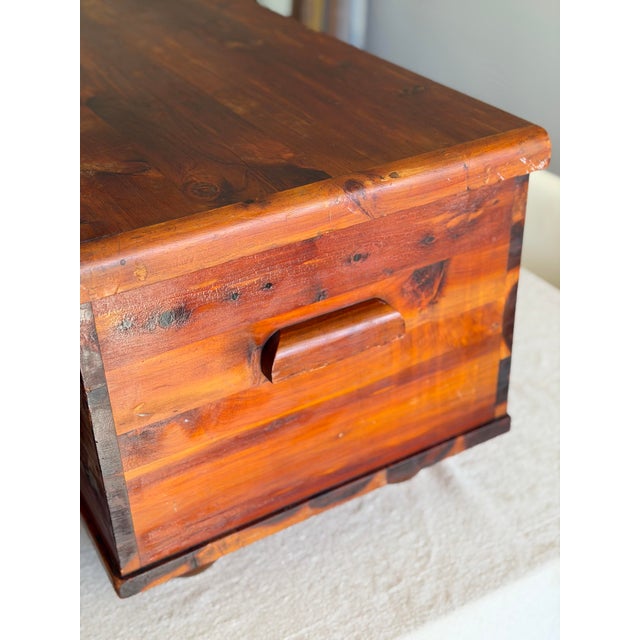 Wood Vintage Cedar Hope Chest Bench by Universal Cabinet Company Chicago Rustic Solid Wood Blanket Trunk Storage Coffee Table For Sale - Image 7 of 11