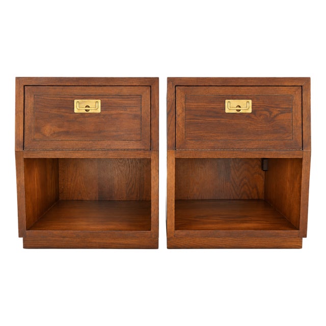 Pair of Vintage Henredon Campaign-Style Nightstands, Attributed For Sale