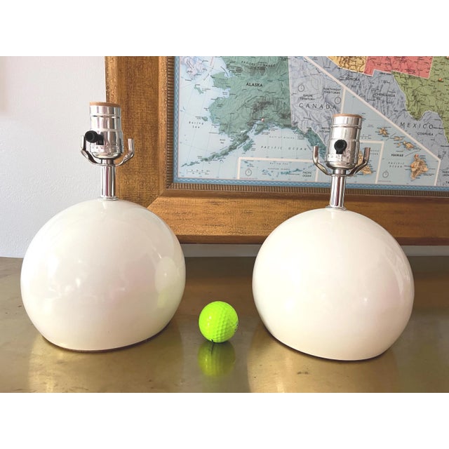 Metal 1960s Lightolier White Ball Lamps & Shades - a Pair For Sale - Image 7 of 17