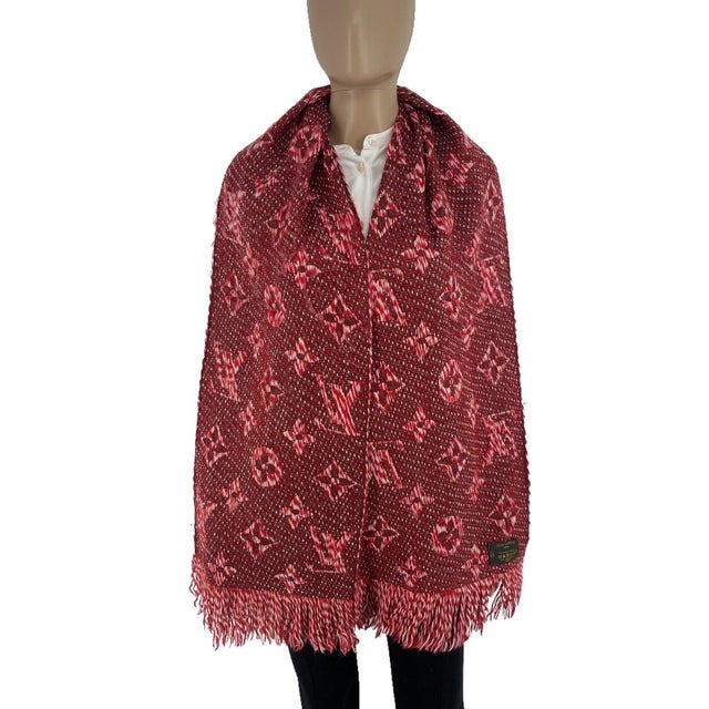 Louis Vuitton Louis Vuitton Bright Red & White Thick Wool & Silk Scarf For Sale - Image 4 of 9