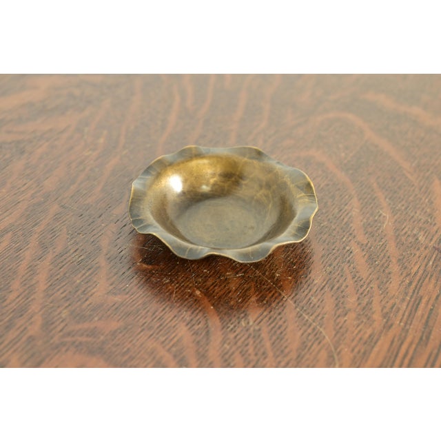 Arthur Cole for Avon Coppersmith Arts & Crafts Hammered Brass Ruffled Edge Ashtray or Catchall, 1930s For Sale - Image 10 of 10