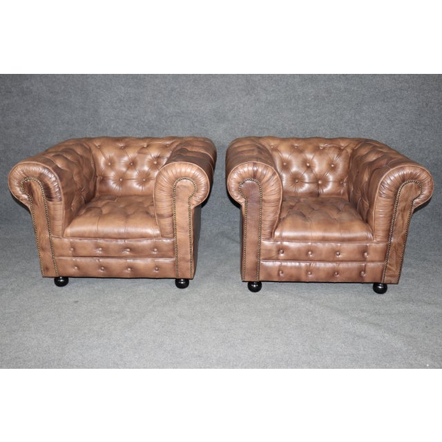 English Pair of English Custom Chesterfield Brown Distressed Leather Tufted Club Chairs For Sale - Image 3 of 10