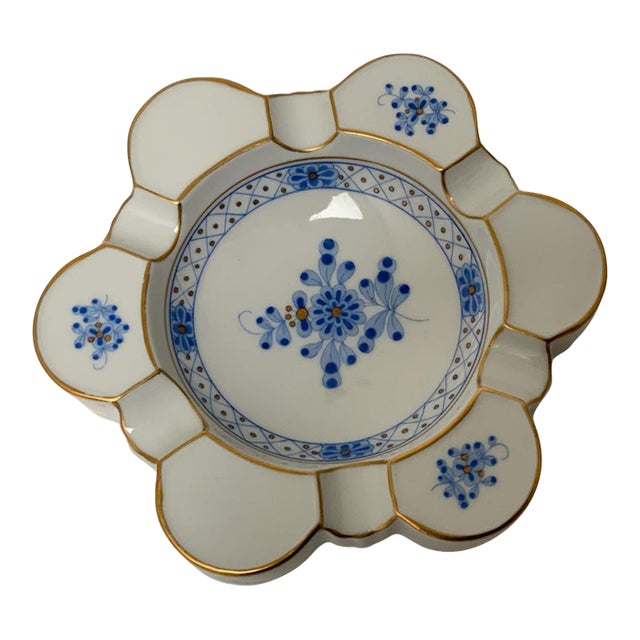 Herend Blue Garland PBG 6-Inch Six-Position Ashtray Form 7700 Hand-Painted Hungary C. 1950s-1970s For Sale