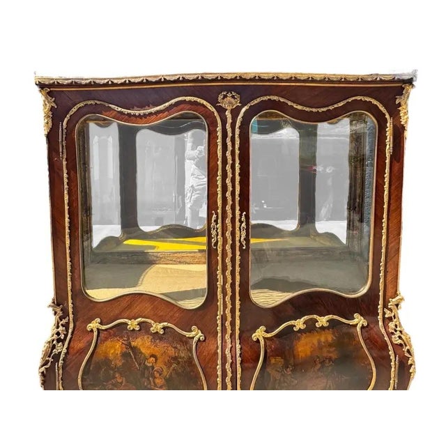 French Early 20th Century Louis XV Vernis Martin Grand Vitrines, A Pair, Attributed For Sale - Image 3 of 9