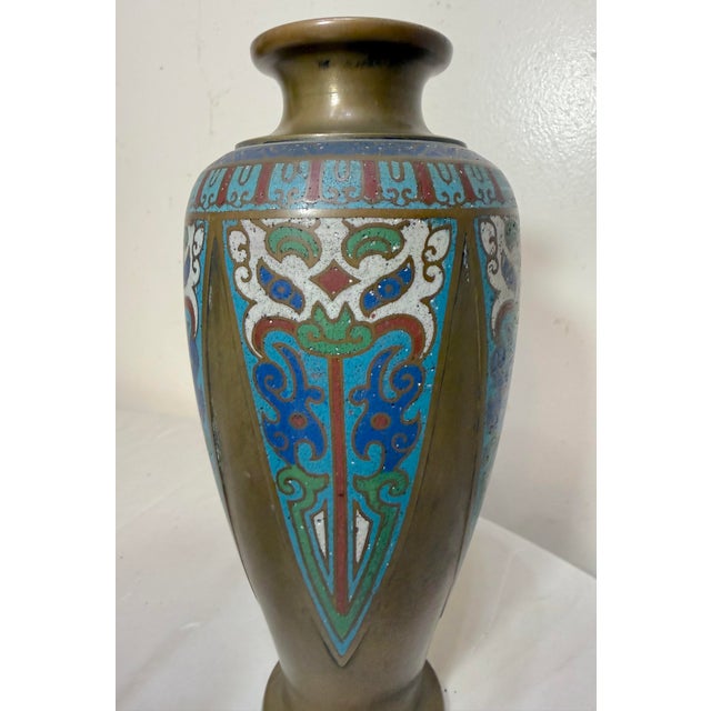 19th Century Quality Antique Japanese Bronze Enamel Champleve Cloisonne Urn Asian Vase For Sale - Image 5 of 9