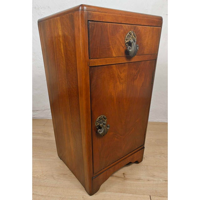 Vintage Bedside Cabinet in Walnut by B&E Furniture, 1960 For Sale - Image 4 of 17