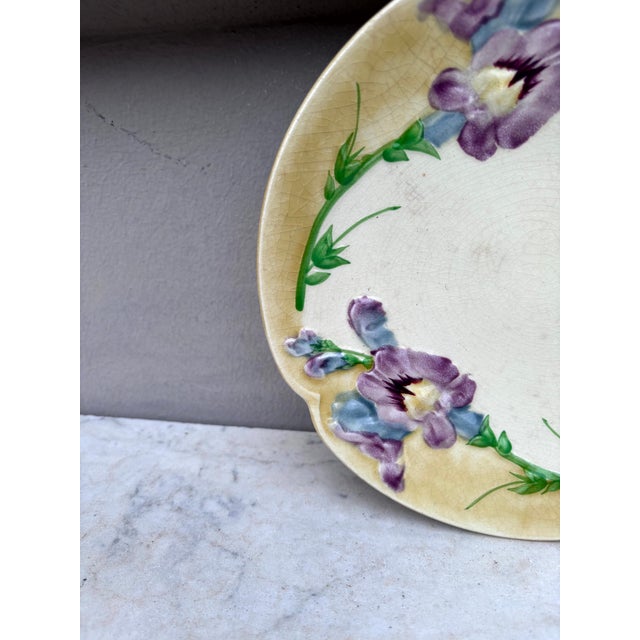 French Country Majolica Sweet Pea Plate Choisy Le Roi, Circa 1880 For Sale - Image 3 of 4