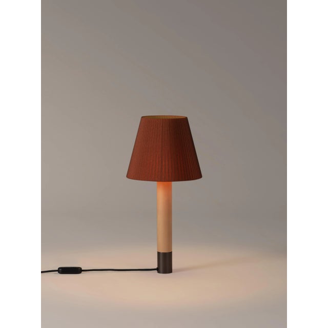 Bronze and terracotta básica m1 table lamp by santiago roqueta, santa & cole dimensions: d 25 x h 52 cm materials: bronze,...