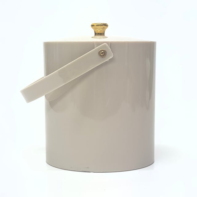 Mid-Century Modern Classic Mushroom-Colored Acrylic Ice Bucket by Irvinware For Sale - Image 3 of 7