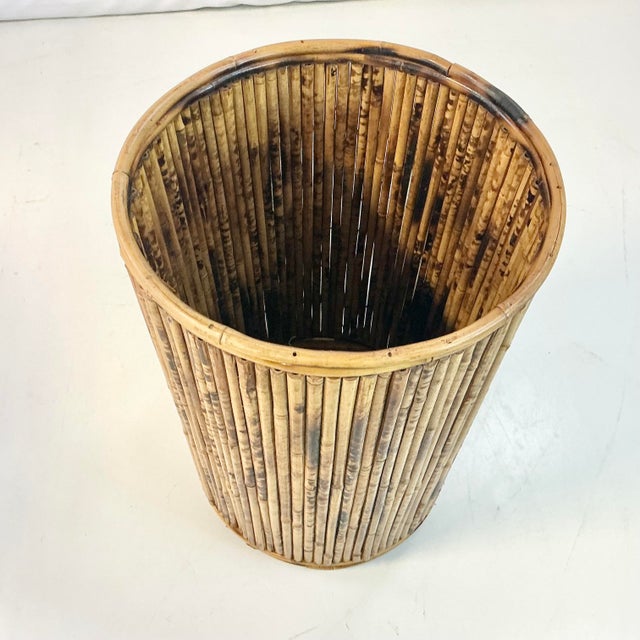 1970s Vintage Chinoiserie Boho Chic Coastal Scorched Burnt Bamboo Reed Hamper For Sale - Image 9 of 15