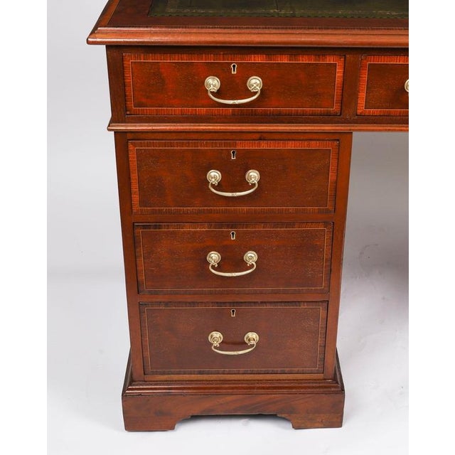 Antique Victorian Crossbanded and Inlaid Flame Mahogany Pedestal Desk, 19th Century For Sale - Image 3 of 16