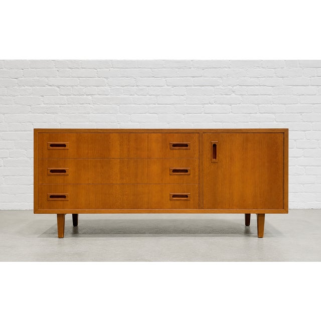 Danish Mid Century Modern Teak Credenza | Low Sideboard, Compact Apartment Size, Denmark, C. 1960’s For Sale In New York - Image 6 of 10