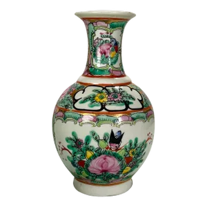 Mid 20th Century Chinoiserie Famille Rose Bud Vase