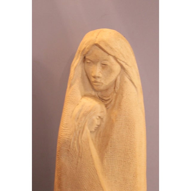 Vintage Austin Productions Acoma Mother & Child Sculpture, 1982 For Sale - Image 10 of 12