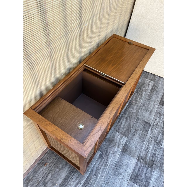 Brown Vintage Mid Century Modern Magnavox Stereo Media Console. Circa 1960s For Sale - Image 8 of 18