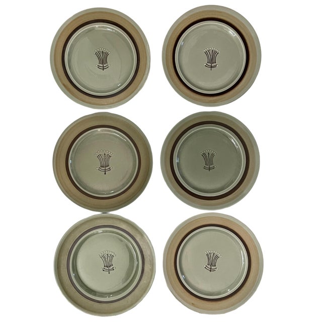 Franciscan Discovery Emerald Isle dinner plates. Set of six. Add a great bit century five to your table with these earthy...