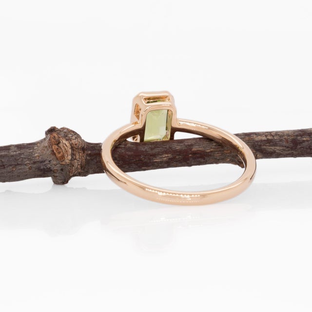 Metal 1cts Arizona Peridot Ring With Natural Diamonds Accents: Solid 14k Gold, 7x5mm For Sale - Image 7 of 8