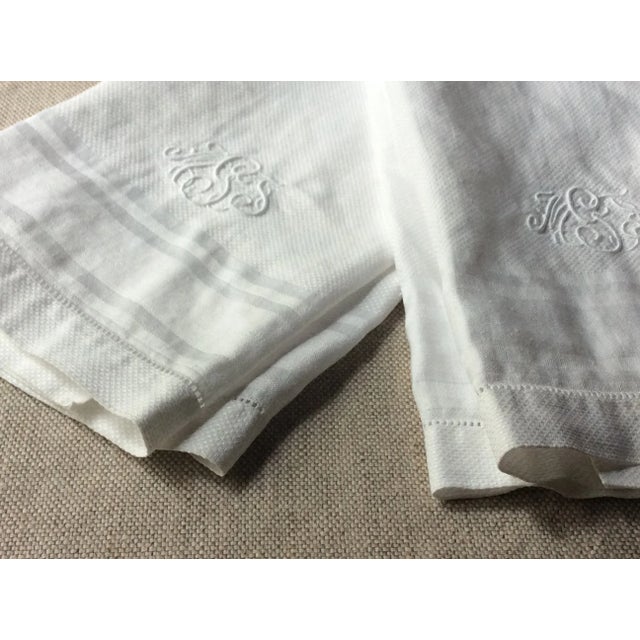 Pristine Art Deco Linen With Groovy Loopy Monogram - Paris Flea Market Treasure For Sale - Image 6 of 10