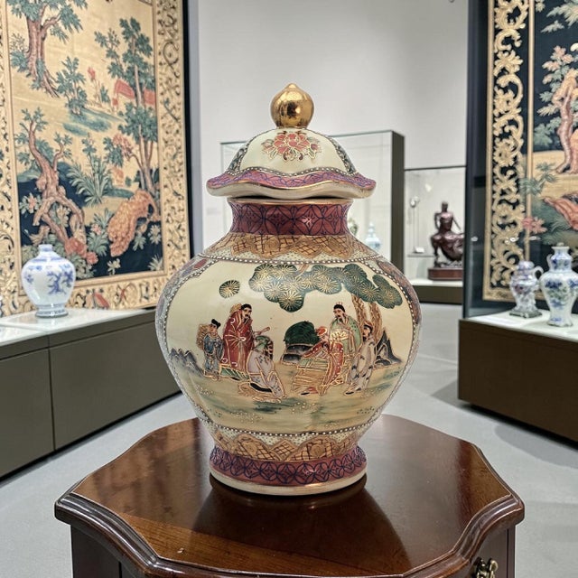 Japanese Antique Japanese Satsuma Moriage Covered Ginger Jar With Chinese Figures For Sale - Image 3 of 17