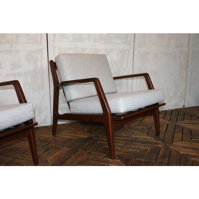 Pair of Ib Kofod-Larsen Danish Modern Sculptural Lounge Chairs — Denmark, 1950s For Sale - Image 11 of 18