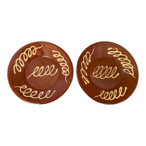 1940s Pair of American Slip-Decorated, Glazed Redware Plates With Swirl or Coiled Design