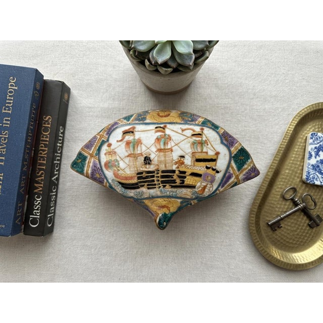 1990s Vintage Western Sailing Ship Graphic Fan Shape Porcelain Trinket Box For Sale - Image 5 of 9
