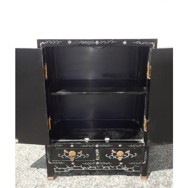 Vintage Chinese Asian Black Lacquer Chinoiserie Cabinet Side Table For Sale - Image 4 of 18