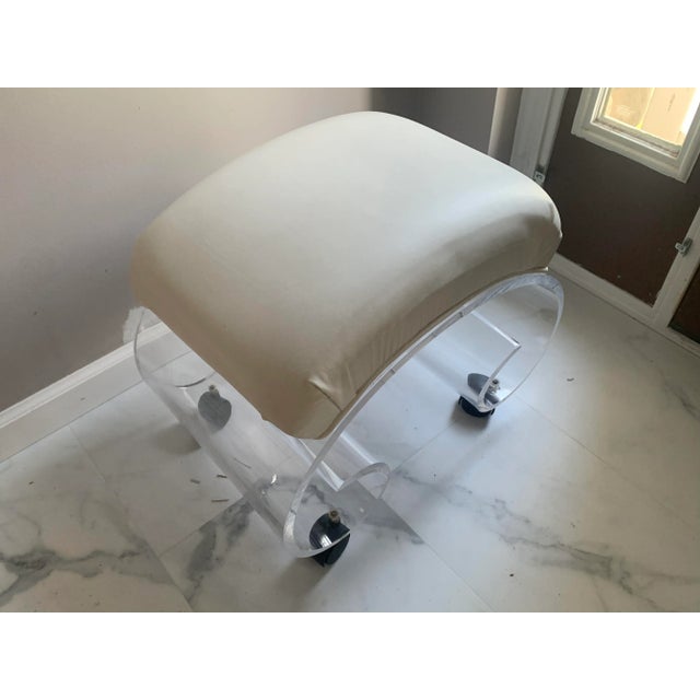 1970s Postmodern Lucite Acrylic Stool Ottoman For Sale In Philadelphia - Image 6 of 11