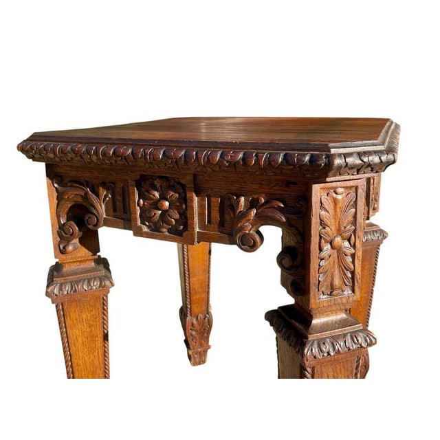 Period: 19th century Style: Renaissance, Louis 13th Condition: Good condition Material: Oak Height: 60cm Small carved...