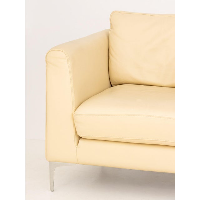 Modern Pair of Nicoletti Off-White Leather Upholstered Club Chairs For Sale - Image 3 of 8