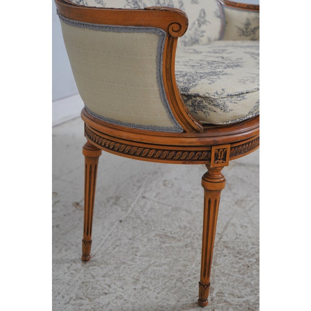 French Louis XV Style Carved Frame Upholstered Settee For Sale - Image 4 of 18