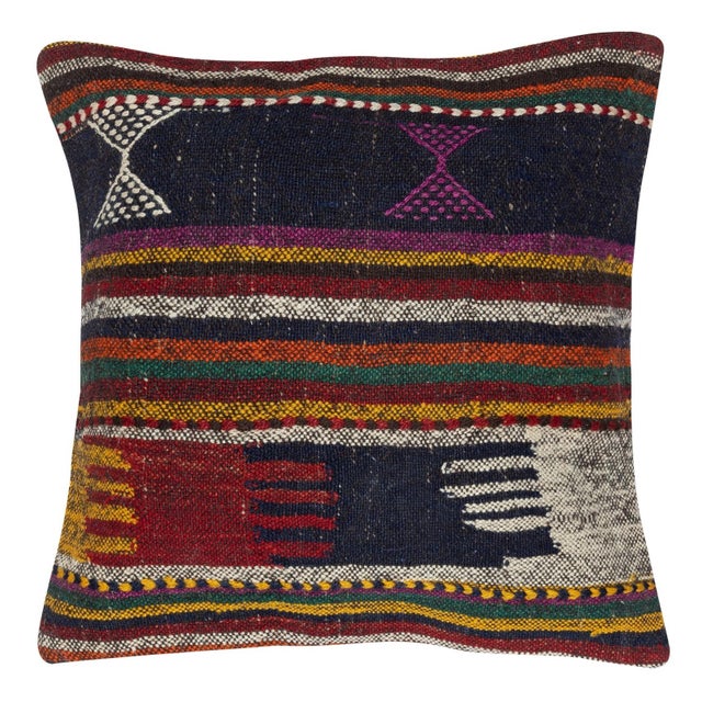 Bring history and warmth into your home with this vintage handmade Turkish wool cushion cover set. This pair of cushion...