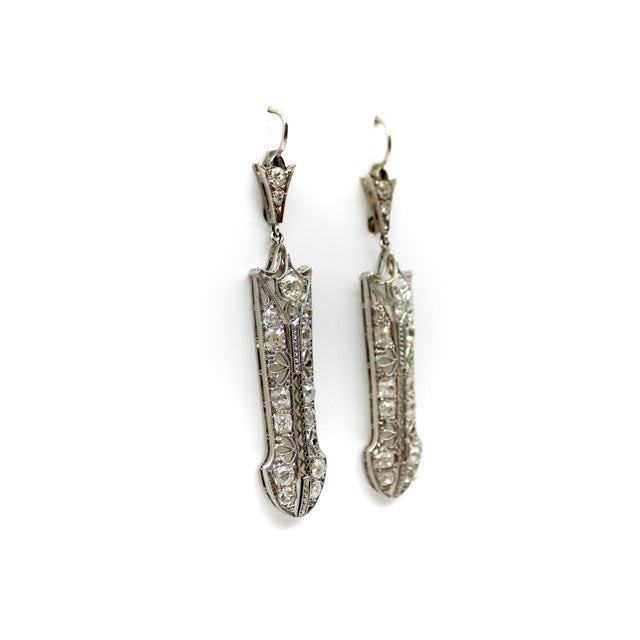 Traditional 1900-1909 Edwardian 18k White Gold Old Mine Cut Diamond Filigree Earrings, Pair For Sale - Image 3 of 10