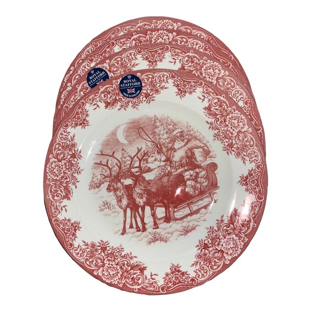 1990s Royal Stafford Red Santa Sleigh Sled Reindeer Deer Christmas Dinner Plate-Set of 4 For Sale