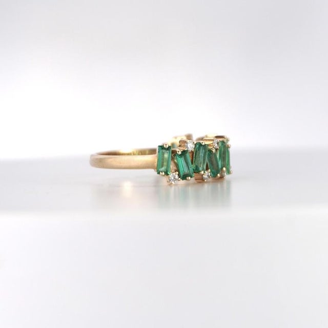 Category: Ring Metal: 14KT Yellow Gold (60/995) Gross Weight: 3.302g Net Metal Weight: 3.042g Stone 1: Natural Diamond...
