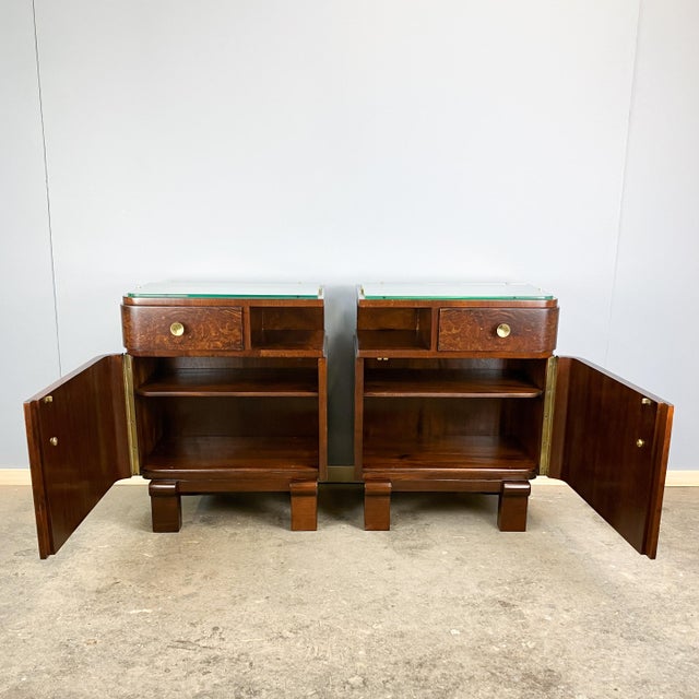 Brown Art Deco Bedside Tables in Burl Wood with Glass Top, 1930s, Set of 2 For Sale - Image 8 of 18