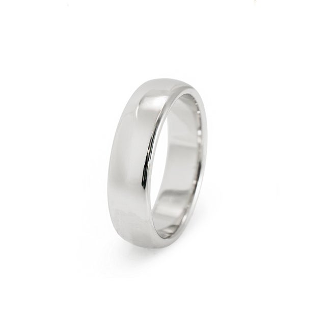 Modern Men’s Tiffany & Co. Tiffany Forever 950 Platinum Wedding Band Ring, Size 9 For Sale - Image 3 of 7