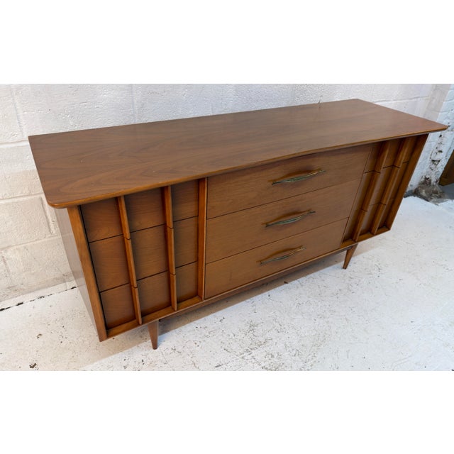 Mid 20th Century Kent Coffey Walnut Lowboy Dresser With Nine Drawers, 1960s For Sale - Image 5 of 18